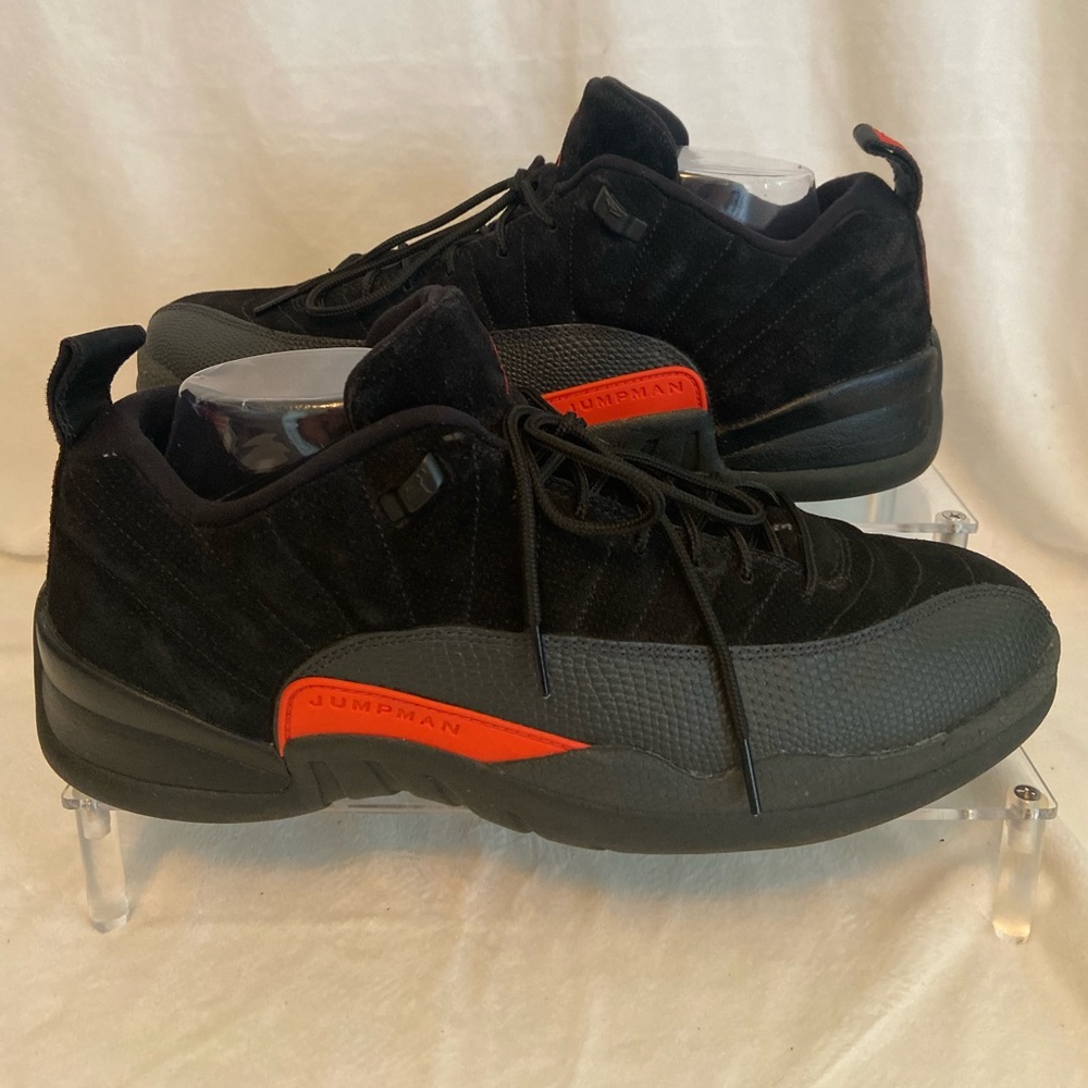 AIR JORDAN 12 RETRO LOW MEN (BLACK / MAX ORANGE-ANTHRACITE)